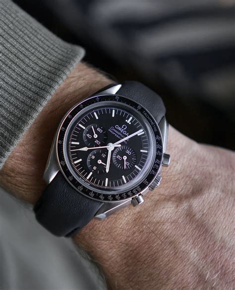 changing strap omega speedmaster|omega speedmaster with leather strap.